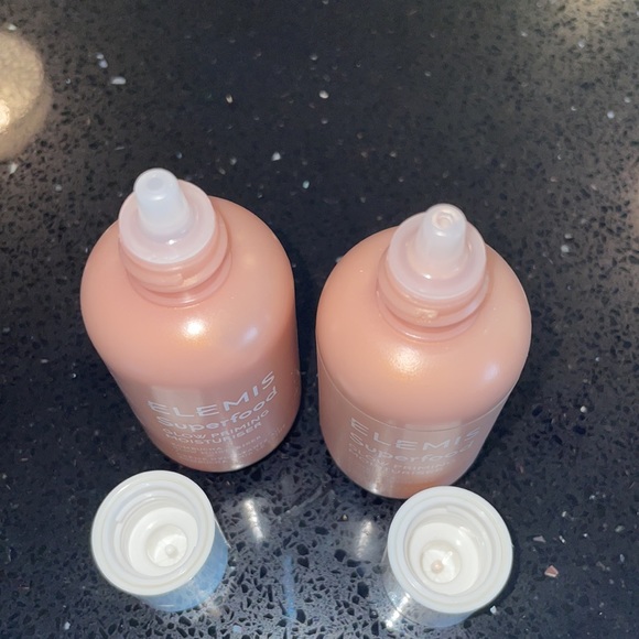 Elemis Superfood Glow Priming Moisturiser Kombucha Glow 2 bottles together - Picture 6 of 6